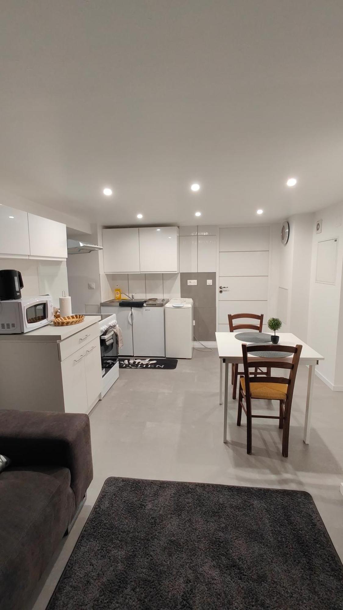 Bel Appartement F2 Entierement Renove ซิลิสตาต์ ภายนอก รูปภาพ