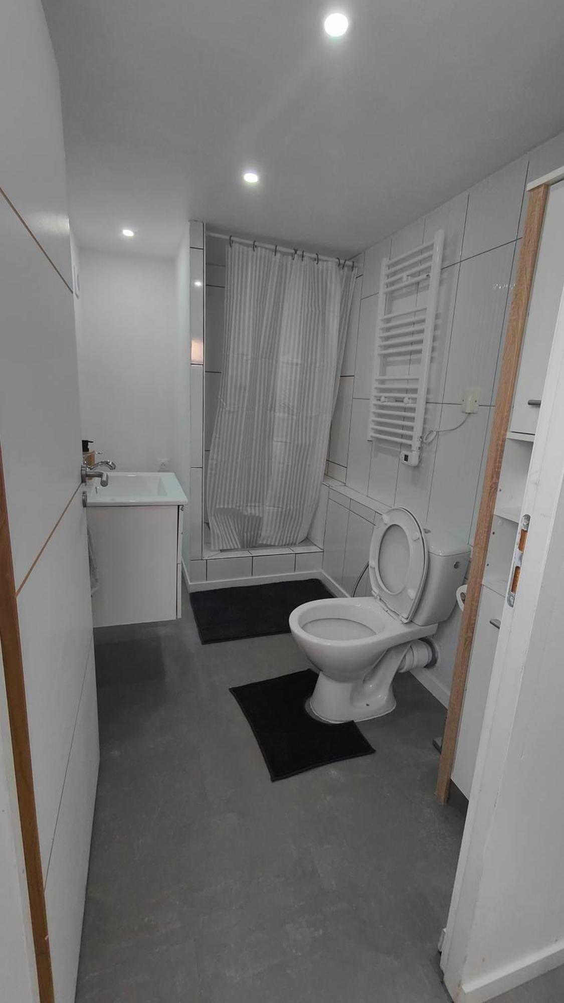 Bel Appartement F2 Entierement Renove ซิลิสตาต์ ภายนอก รูปภาพ